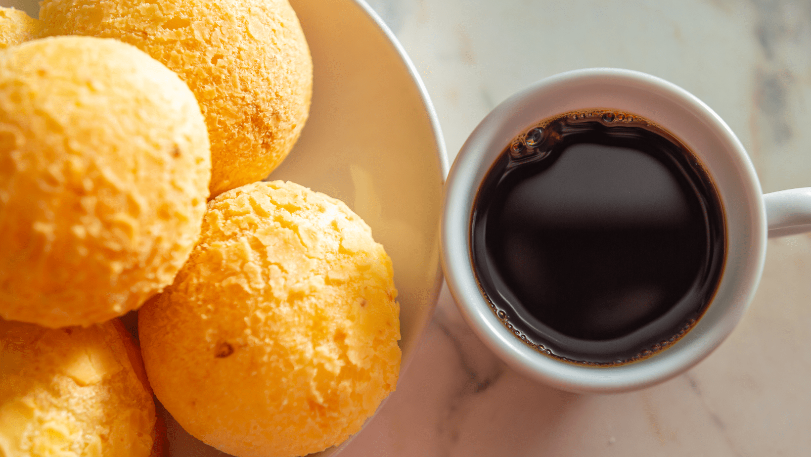 pão de queijo mineiro tradicional e suas variações